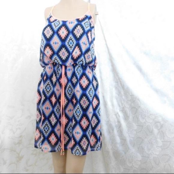 City Triangles Dress - Picture 2 of 2